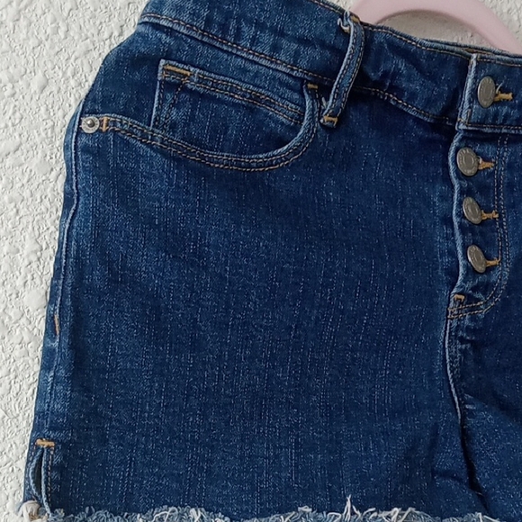 Old Navy Dark Blue Jean Shorts. 8 - Picture 4 of 6